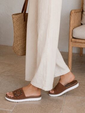 🔹 Cristina Francini Brown Suede Slide Sandals w/ Tortoise Buckle – Size 8